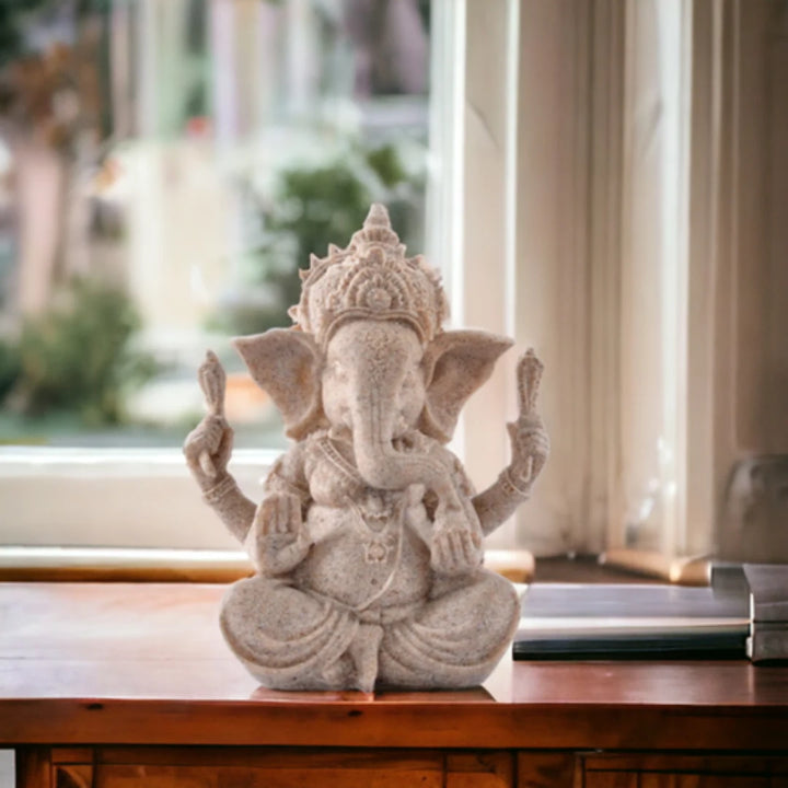 Lord Ganesha: Estátua de 21cm representando o Deus da sabedoria e fortuna.
