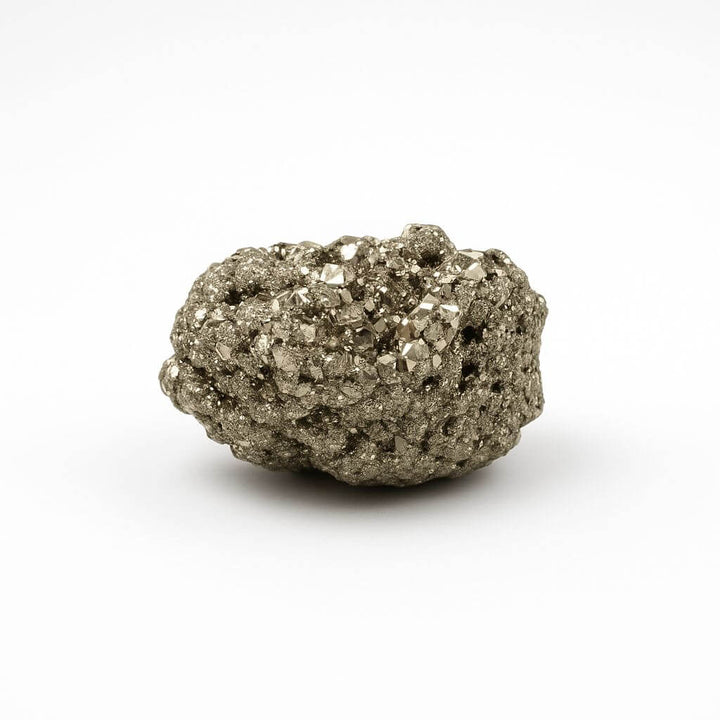  Pedra pirita mineral com forma única e textura energética, usada para proteção e abundância.